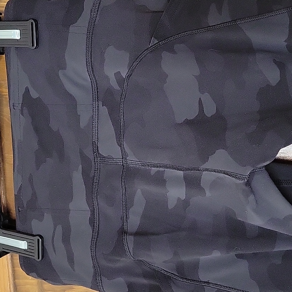 Lululemon Women's Fast & Free High Rise Camo Tight Leggings 19" - Picture 7 of 10